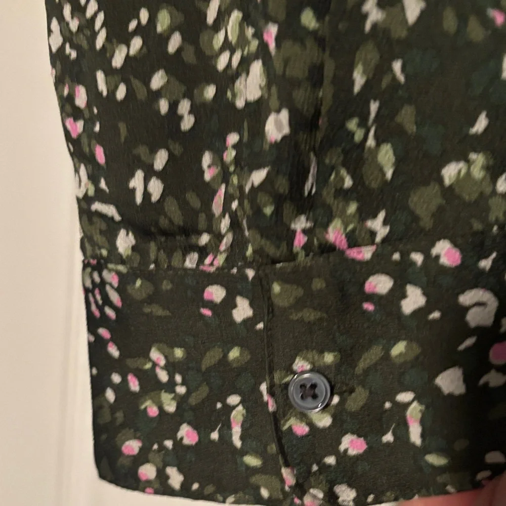 Banana Republic Long Sleeve Floral Blouse - Dark Green - Picture 3 of 5